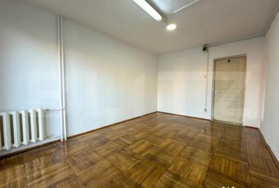 Spațiu comercial, de 22 mp, în Central - 3