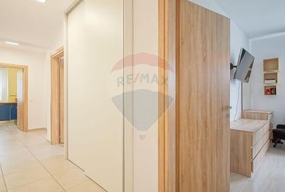 Apartament cu 3 camere decomandat în Tractorul - 5