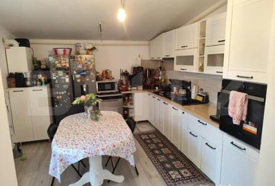 Apartament cu 3 camere semidecomandat, mobilat în Valea Adâncă - 1