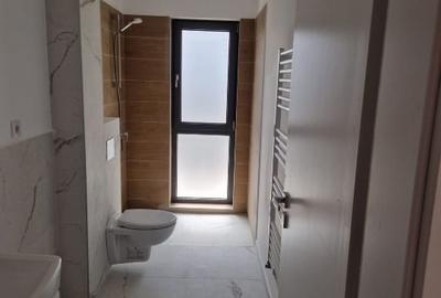 Apartament cu 3 camere decomandat în Calea Moldovei - 3