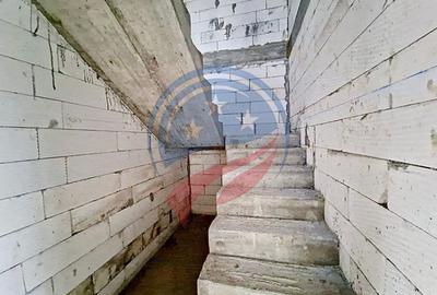 Casă individuală cu 10 camere cu Canalizare în Malu Mare - 11