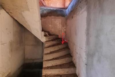 Casă cu 5 camere cu Teren 339 Mp în Pantelimon - 2