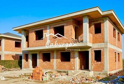 Casă cu 4 camere cu Teren 220 Mp în Central