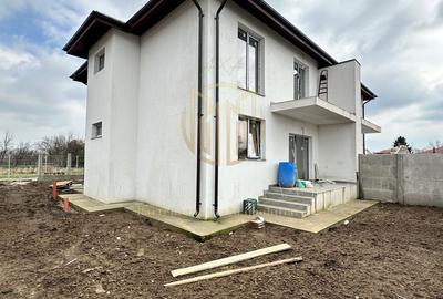 Duplex cu 5 camere cu Canalizare în Nord-Est - 23