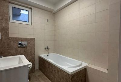 Apartament cu 3 camere semidecomandat în Central - 2