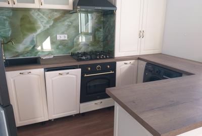 Apartament cu 3 camere decomandat în Băneasa
