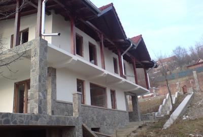 Vila de vacanta sau pensiune, pe deal la Cornu, jud Prahova