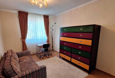 Apartament cu 3 camere decomandat în Berceni - 2