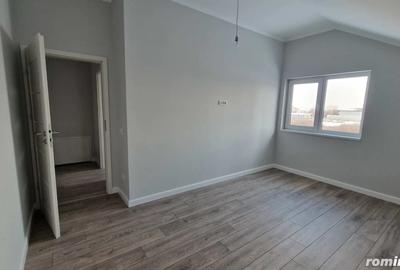 Casă cu 4 camere cu Teren 274 Mp în Remetea Mare - 1