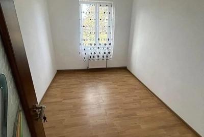 De vanzare casa in Roman, parter ?i etaj, teren 700 mp, 130.000 euro - 9