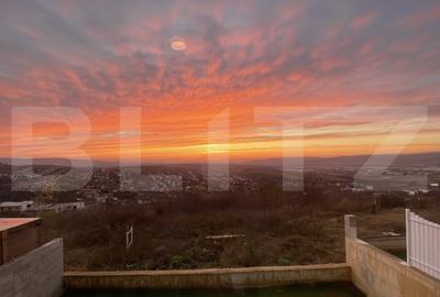 Casa pe calcan cu priveliste superba si compartimentare deosebita - 15