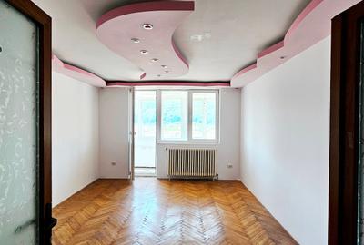 Apartament 3 camere, cu boxa, zona Scoala nr.2 - 2