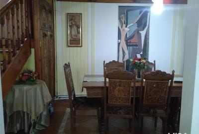 Casă cu 14 camere cu Teren 1000 Mp în Moieciu - 1