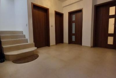 Apartament cu 4 camere decomandat în Bucureștii Noi