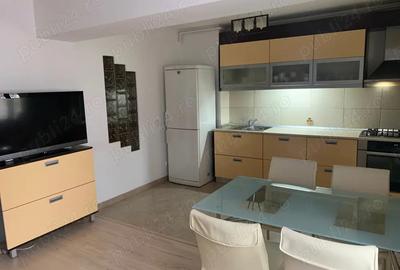De vanzare Apartament 4 camere - 5