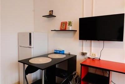 Garsoniera luminoasa,mobilata, accesorizata,loc parcare,Tractorul, Brasov. Tur 3 - 15