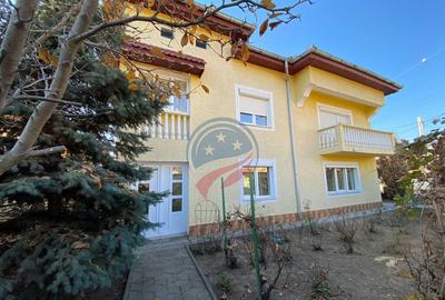 Casă cu 7 camere cu Teren 720 Mp în Bordei - 1