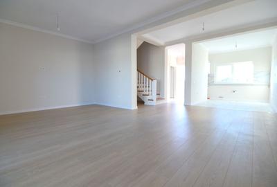 Duplex cu 5 camere cu Canalizare în Moșnița Nouă - 4