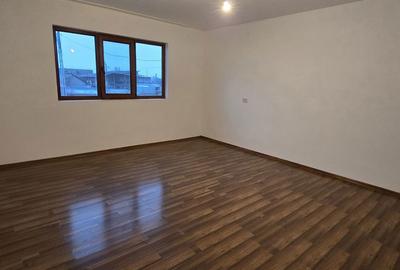 Casă cu 5 camere cu Teren 2220 Mp în Perșinari - 19