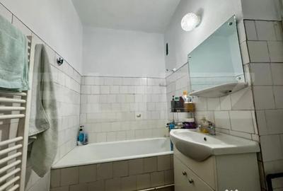 Apartament cu 4 camere semidecomandat în Central - 2