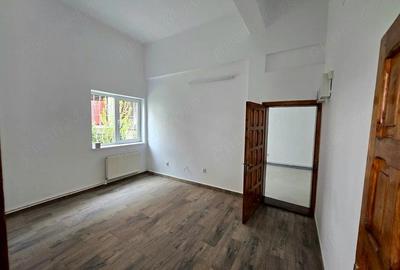 Spațiu comercial, de 55 mp, în Central - 3
