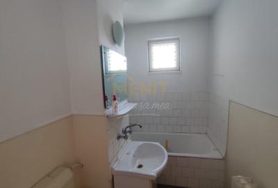 Apartament cu 3 camere decomandat, mobilat în 8 Martie - 14