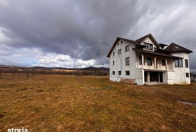 Casă cu 5 camere cu Teren 7000 Mp în Josenii Bârgăului - 9