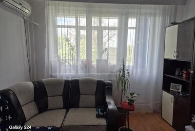Apartament cu 2 camere semidecomandat în Călărași