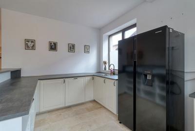 Vilă individuală- P+1+M | 19 camere | 400 mp utili/ 8 parcari - 8