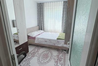 Inchiriez apartament la 3 minute de Canpusul Universitar , la intrare in satul de vacanta. Centrala - 4