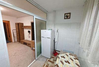 Garsonieră nedecomandată, mobilată în Tractorul - 6