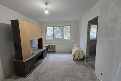 Apartament cu 2 camere semidecomandat în Central