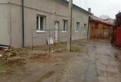 Apartament cu 3 camere decomandat în UTA - 1