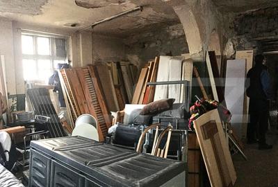 Spațiu comercial, de 400 mp, în Central - 3