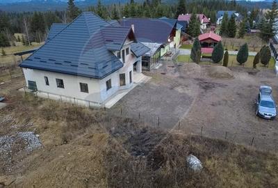 Casă individuală cu 8 camere cu Piscina în Poiana Stampei - 4