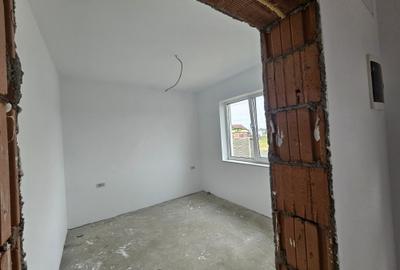 Duplex cu 4 camere cu Canalizare în Moșnița Nouă - 20