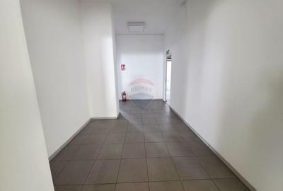 Spațiu comercial, de 828 mp, în 1 Mai - 7