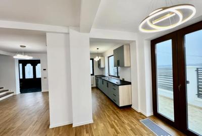 Casă cu 5 camere cu Canalizare în Central - 13