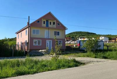 Vand casa cu CF 210 MP utili + 15 arii teren in zona Subcetate + toate utilitatile - 180.000 Euro - 2
