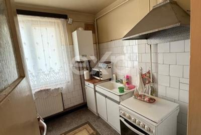 Apartament cu 2 camere semidecomandat, mobilat în Central