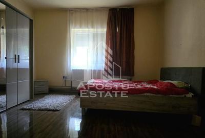 Casă individuală cu 5 camere în Central