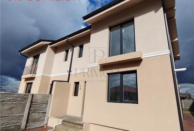 Duplex cu 4 camere cu Canalizare în Moșnița Nouă - 1