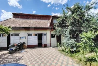 Casă cu 8 camere cu Teren 2235 Mp în Central - 3