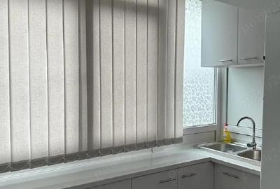 Apartament cu 3 camere decomandat în Tei