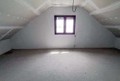 Casă cu 5 camere cu Teren 2426 Mp în Matca