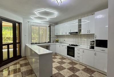 Casă cu 5 camere cu Teren 383 Mp în Central - 12
