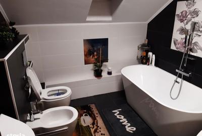 Casă cu 7 camere cu Teren 1702 Mp în Groși - 4