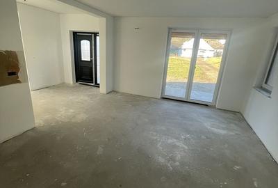 Casă cu 5 camere cu Teren 1630 Mp în Straja - 6