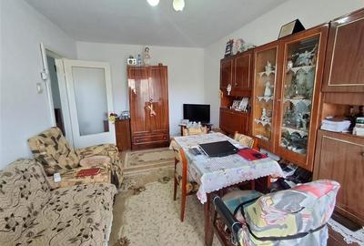 Apartament 3 camere decomandat 2 balcoane pivnita zona Valea Aurie - 9