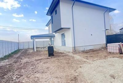 Casă cu 4 camere cu Teren 400 Mp în Domnești